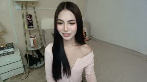 ITS ME ASHLEY online show from 25, 4, 2026