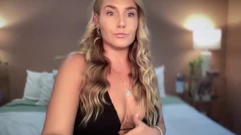 Snapshot of swedish_candii chatting on 2, 2, 2026 Swedish Candii online show from 2, 2, 2026