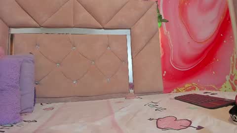 sweet__luna__ online show from 12, 6, 2026
