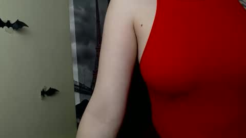 Snapshot of sweet_cherryg chatting on 29, 5, 2026 Ivy online show from 29, 5, 2026