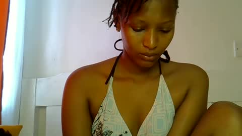 Snapshot of sweet_melod chatting on 4, 6, 2026 Linda online show from 4, 6, 2026