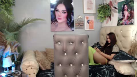 girlnamenicole online show from 5, 12, 2024