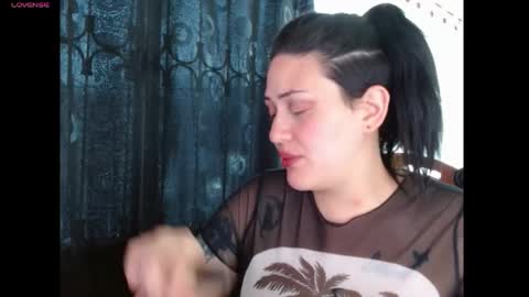 Snapshot of sweet_poison_666 chatting on 19, 5, 2026 sweet_poison_666 online show from 19, 5, 2026