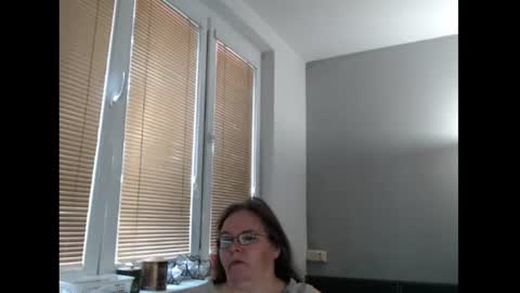 Sweetboobs85h online show from 12, 6, 2026