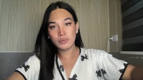 sweetgirl_rhainexxx online show from 18, 6, 2026