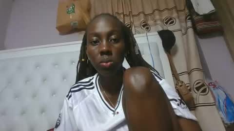 Novah girlie online show from 18, 5, 2026