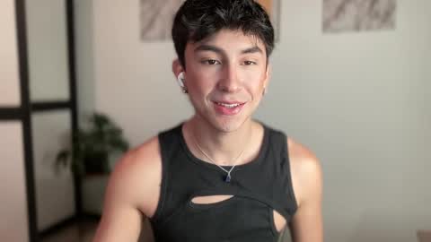 Snapshot of sweettaaron chatting on 28, 4, 2026 Andy online show from 28, 4, 2026
