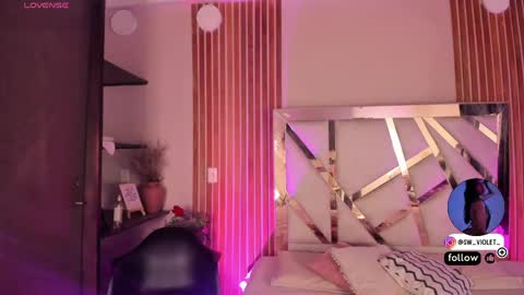 sweetviolet___ online show from 7, 6, 2026