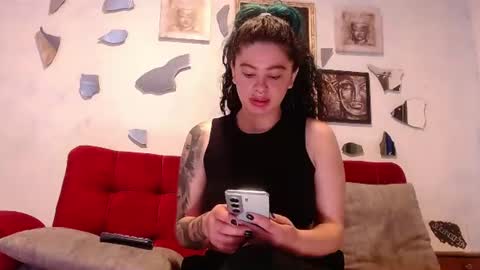 Tammy Modelo independiente YEAH online show from 14, 6, 2026