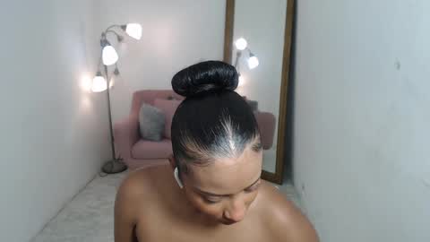 Snapshot of tatiana_oconell2 chatting on 9, 6, 2026 isabel online show from 9, 6, 2026