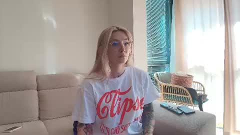 tattoobbgirl online show from 15, 6, 2026