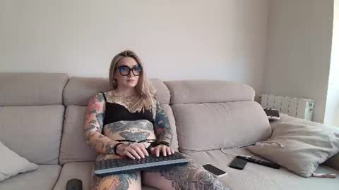 tattoobbgirl online show from 23, 6, 2026