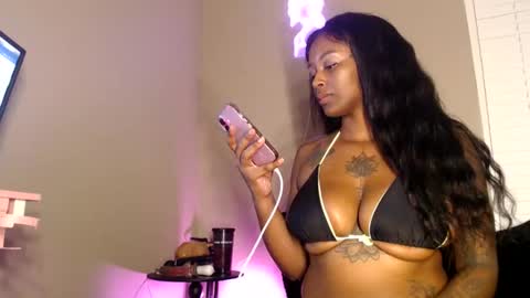 Snapshot of tattooedangelxx chatting on 17, 5, 2026 nyxxx online show from 17, 5, 2026