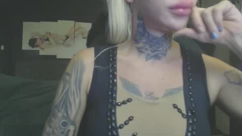 tatuada_safada online show from 9, 6, 2026