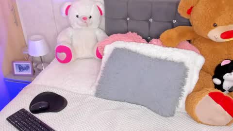  TAYSSA  ONLINE FROM 0630 PM - 1130 PM COLOMBIAN HOUR online show from 18, 6, 2026