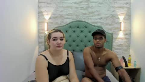 Marco y Luna  online show from 7, 6, 2026