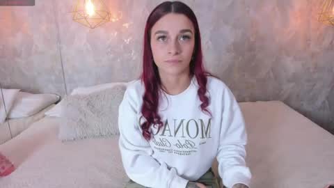 THALIRA ANGELS online show from 25, 5, 2026