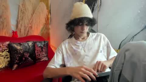 thanier_18 online show from 8, 6, 2026