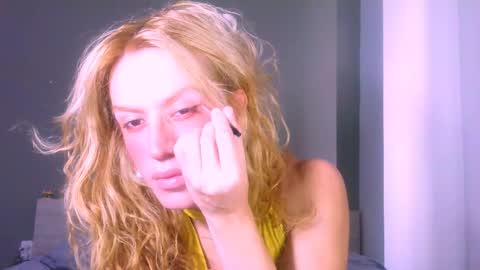 Snapshot of thedollxxxperience chatting on 7, 6, 2026 Yolanda online show from 7, 6, 2026