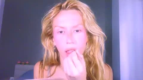 Snapshot of thedollxxxperience chatting on 19, 6, 2026 Yolanda online show from 19, 6, 2026