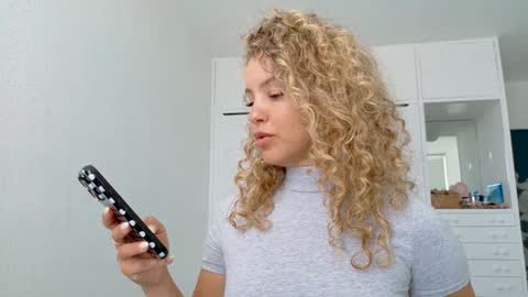 Lily Marie online show from 9, 6, 2026