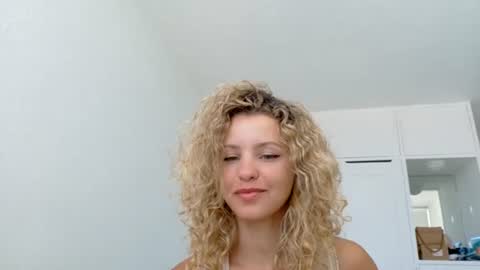 Lily Marie online show from 15, 6, 2026