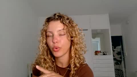 Lily Marie online show from 20, 6, 2026