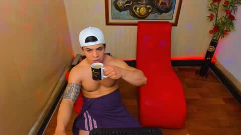 themuscularvenezuelanman online show from 5, 6, 2026