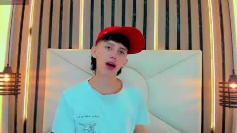 thiago_twink38 online show from 24, 4, 2026