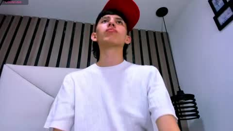 thiago_twink38 online show from 27, 4, 2026