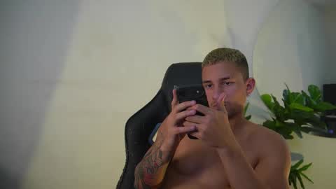 Snapshot of thin_tommy11 chatting on 10, 4, 2026 thin_tommy11 online show from 10, 4, 2026