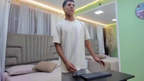 Thomas Valkov online show from 27, 5, 2026