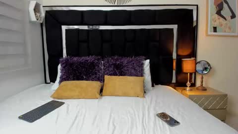Snapshot of thriana_moon chatting on 15, 5, 2026 thriana online show from 15, 5, 2026