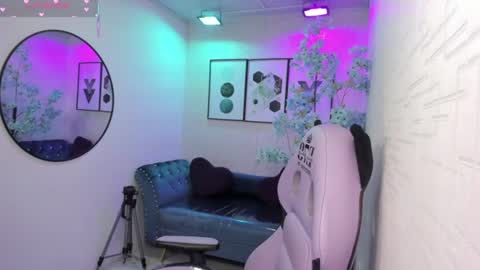 Tiara  online show from 14, 6, 2026