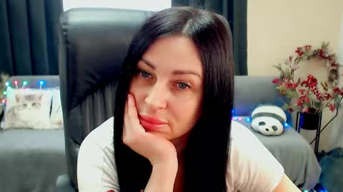Snapshot of timeparadice chatting on 22, 5, 2026 Luisa online show from 22, 5, 2026