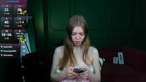 tina_tayllor__ online show from 8, 6, 2026
