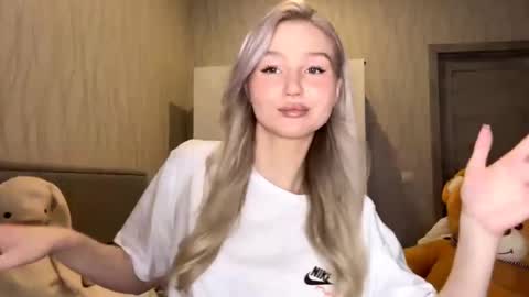 Crystalia online show from 9, 11, 2025