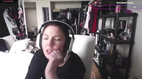 stage Kylie Sinner  brand CLITBAIT online show from 13, 6, 2026