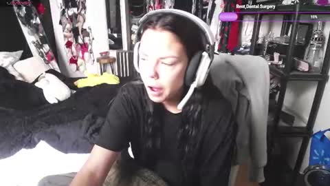 stage Kylie Sinner  brand CLITBAIT online show from 15, 6, 2026