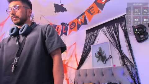 Snapshot of tom_cooper_1 chatting on 26, 10, 2025 Master of pleasure online show from 26, 10, 2025