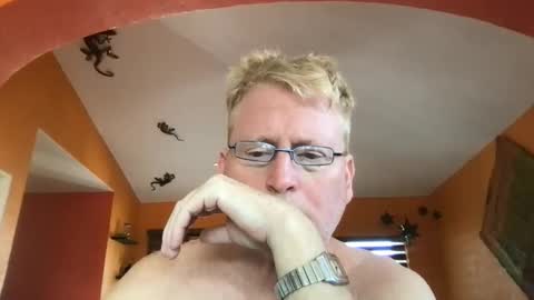 Hola online show from 3, 11, 2025