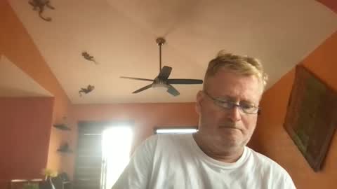 Hola online show from 4, 12, 2025