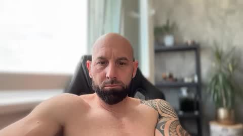 Thomas Fit online show from 7, 6, 2026