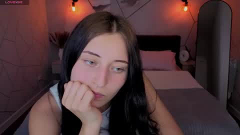 tracey_gill online show from 27, 6, 2026