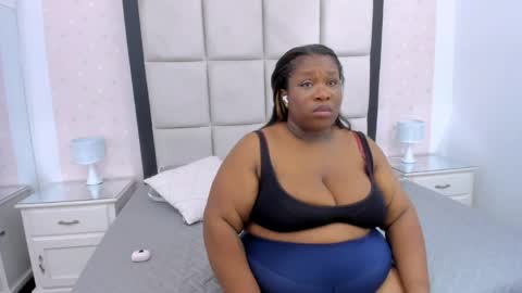 Treisy Vixen big ass online show from 27, 5, 2026