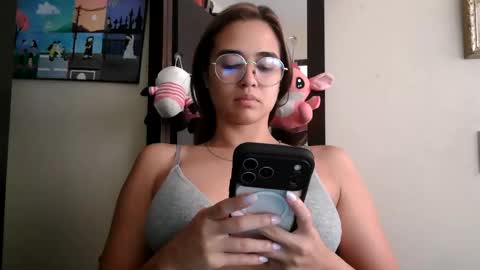 triana_bell online show from 9, 6, 2026