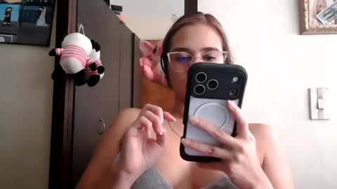 triana_bell online show from 20, 6, 2026
