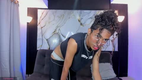Snapshot of triiangel_latinboy chatting on 30, 4, 2026 Johan online show from 30, 4, 2026