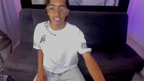 Snapshot of triiangel_latinboy chatting on 30, 5, 2026 Johan online show from 30, 5, 2026