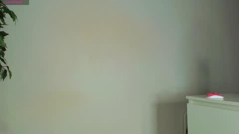 Trixie Taylor online show from 23, 4, 2026